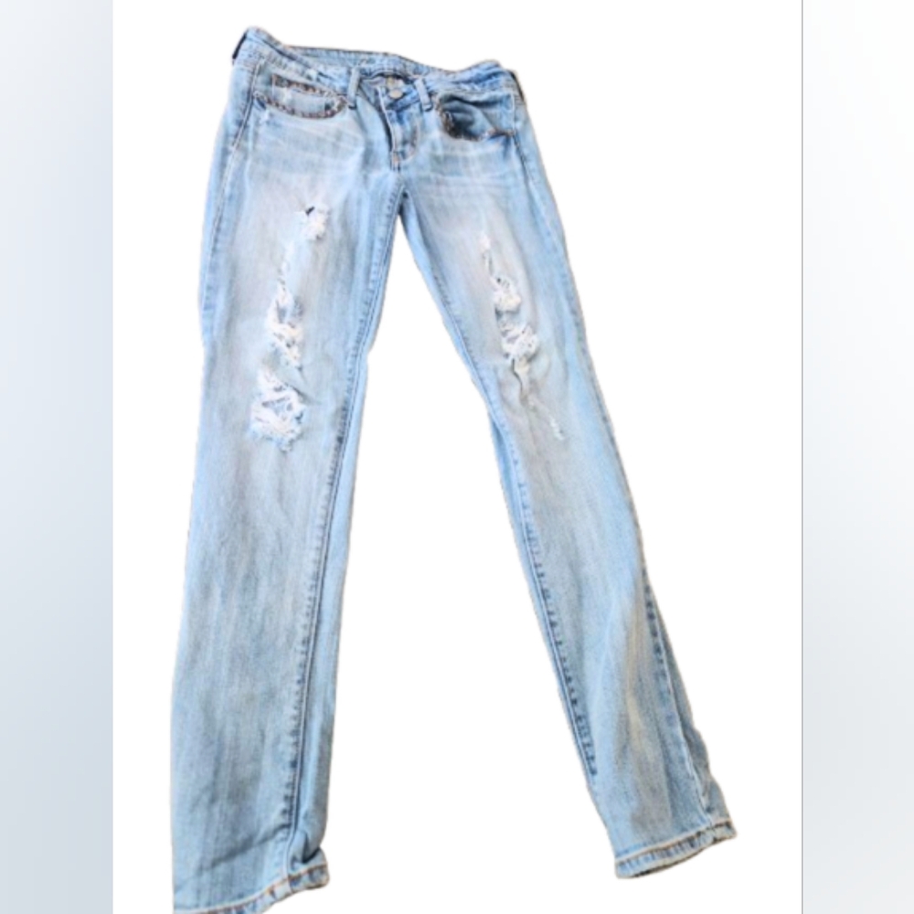 American Eagles Outfitters Distressed Light Blue Women's Jeans